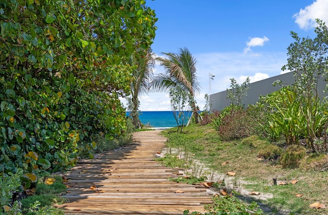 112 Algoma Rd, Palm Beach, FL 33480 - surrounding community with view of water and beach