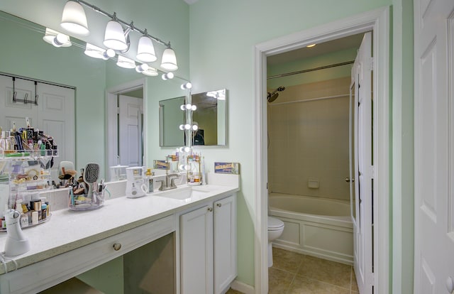 1406 W Wickham Cir Unit A, Delray Beach, FL 33445 - full bathroom with toilet, tile patterned floors, vanity, bathtub / shower combination, and a chandelier