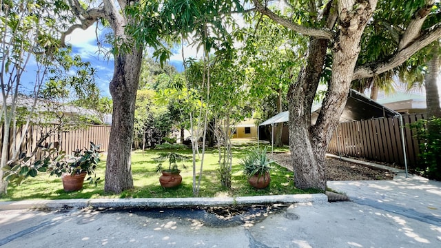 1120 S Federal Hwy, Lake Worth, FL 33460 - view of yard