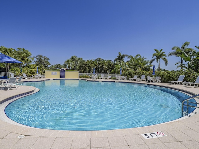 5151 Formosa Cir, Vero Beach, FL 32967 - community pool featuring a patio area