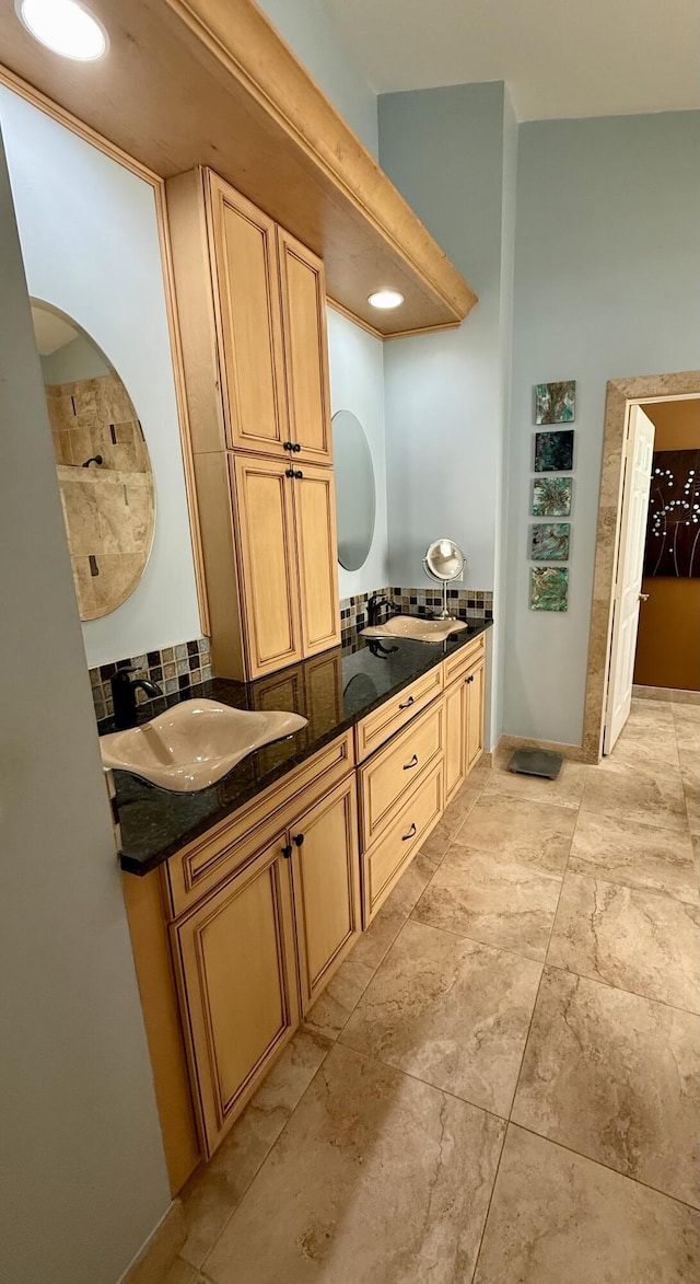 7906 Rockport Cir, Lake Worth, FL 33467 - full bath with double vanity and backsplash