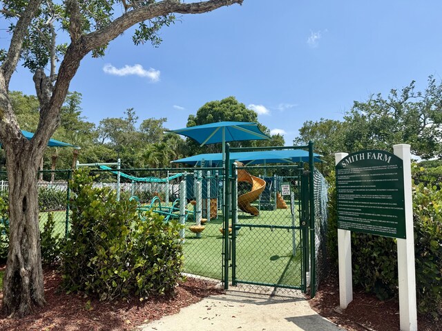 7906 Rockport Cir, Lake Worth, FL 33467 - view of gate