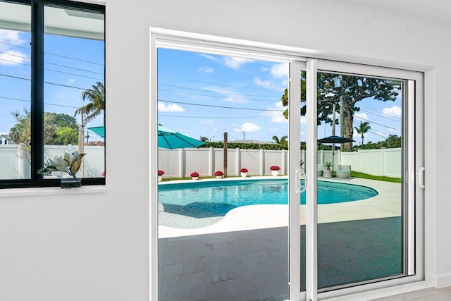 812 Chapel Hill Blvd, Boynton Beach, FL 33435 - view of swimming pool