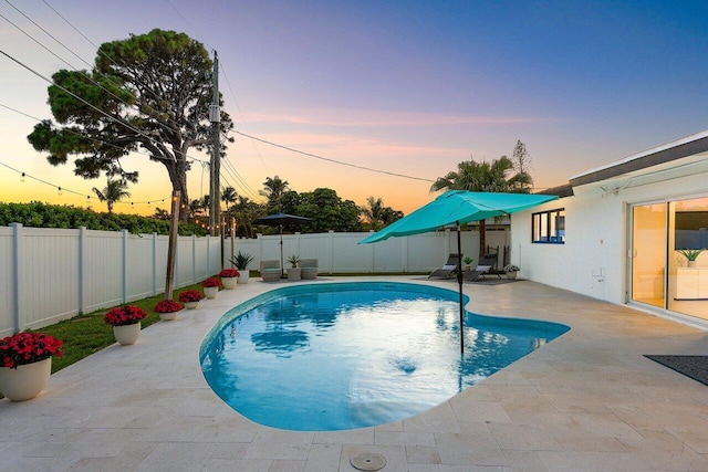 812 Chapel Hill Blvd, Boynton Beach, FL 33435 - view of swimming pool with a fenced backyard and a patio area