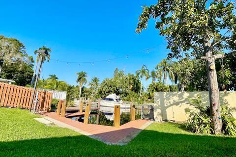 2809 SW 46th St, Dania Beach, FL 33312 - view of yard