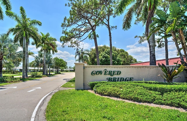 view of community / neighborhood sign