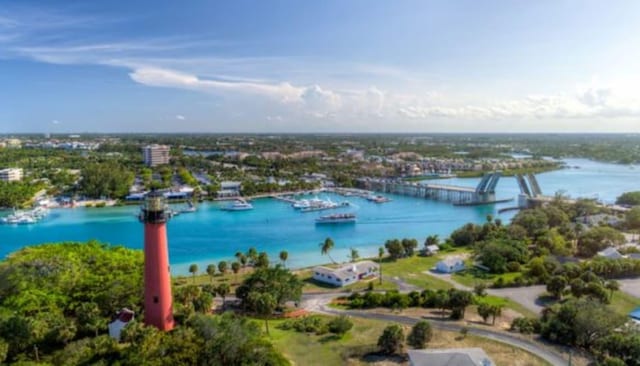 17564 Cinquez Park Rd W, Jupiter, FL 33458 - aerial view of a nearby body of water