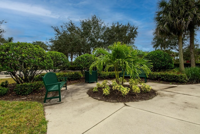 view of property's community featuring a patio