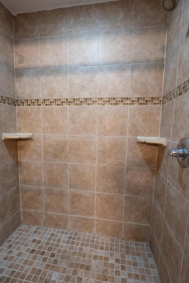 1325 Strawberry Ln, West Palm Beach, FL 33415 - full bath featuring tiled shower