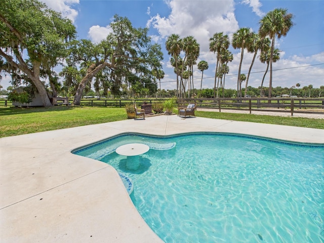 2045 SW 18th Ln, Okeechobee, FL 34974 - swimming pool featuring a patio