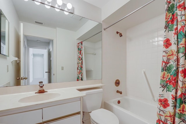 135 Eagleton Ct, Palm Beach Gardens, FL 33418 - full bath featuring shower / tub combo with curtain, vanity, and toilet
