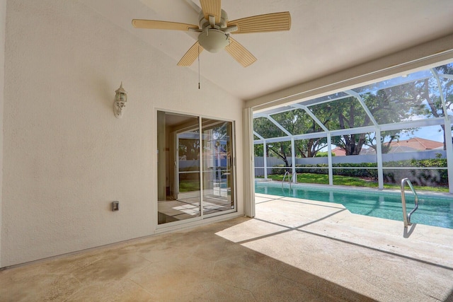 135 Eagleton Ct, Palm Beach Gardens, FL 33418 - view of swimming pool featuring a patio area, a ceiling fan, and a lanai