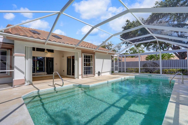 135 Eagleton Ct, Palm Beach Gardens, FL 33418 - view of pool featuring a patio, glass enclosure, and a ceiling fan