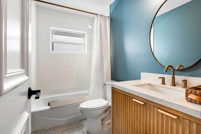 220 Fordham Dr, Lake Worth Beach, FL 33460 - full bath with toilet, vanity, and shower / tub combo