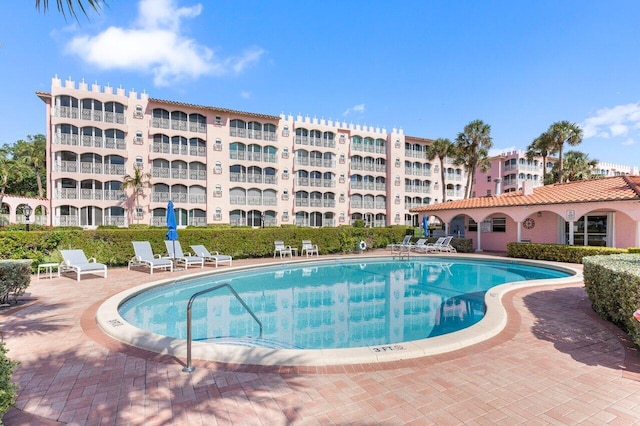 1040 Banyan Rd Unit 501C, Boca Raton, FL 33432 - community pool with a patio