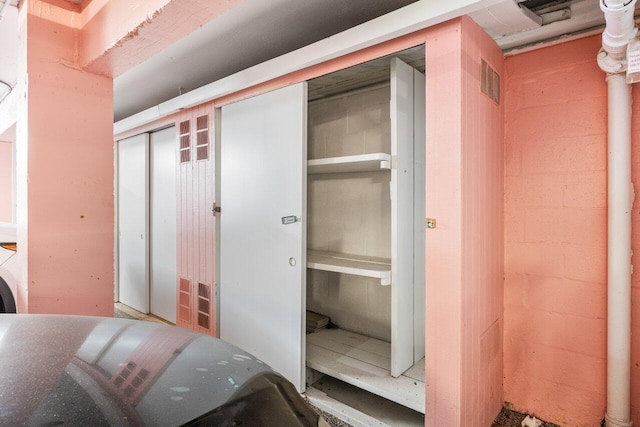 1040 Banyan Rd Unit 501C, Boca Raton, FL 33432 - view of closet