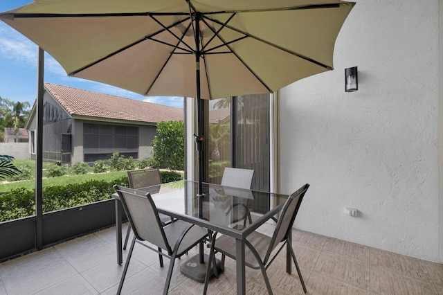 10393 Lexington Cir S, Boynton Beach, FL 33436 - sunroom / solarium with outdoor dining area