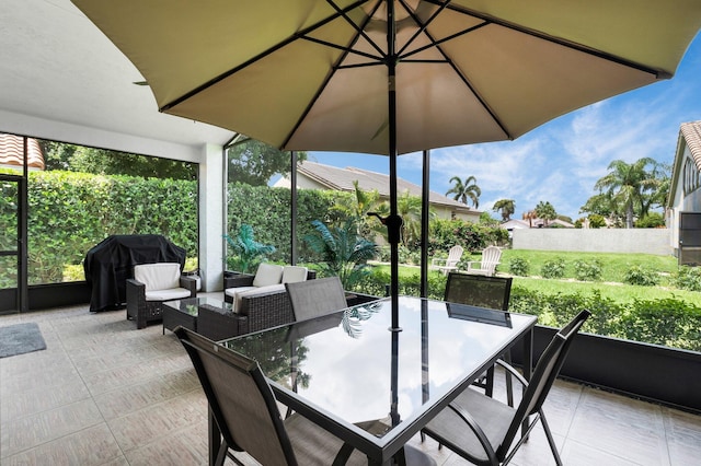 10393 Lexington Cir S, Boynton Beach, FL 33436 - sunroom with outdoor dining area