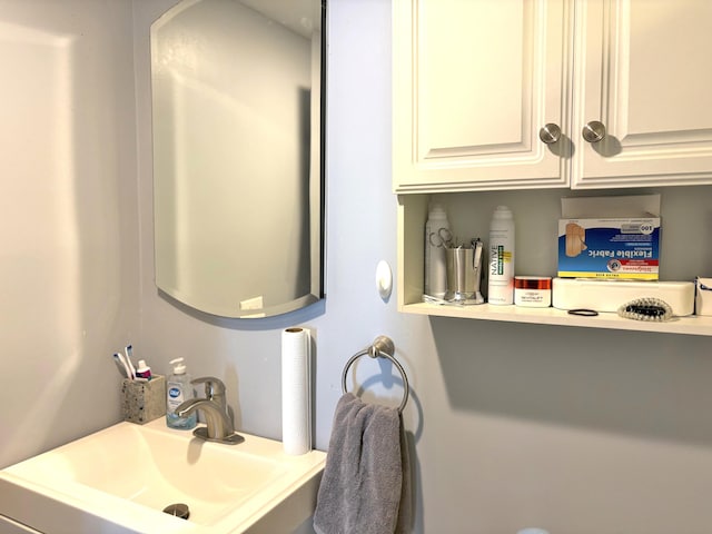 215 Monaco E, Delray Beach, FL 33446 - bathroom with a sink