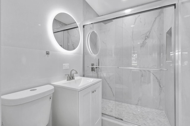 5305 Cleveland Rd, Delray Beach, FL 33484 - full bathroom featuring toilet, a marble finish shower, and vanity