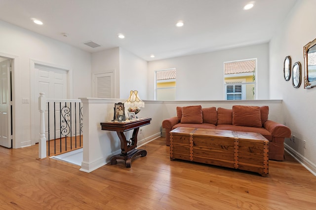 4608 Cadiz Cir, Palm Beach Gardens, FL 33418 - living area featuring light wood finished floors, recessed lighting, and baseboards