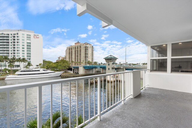 2800 E Sunrise Blvd Unit 4C, Fort Lauderdale, FL 33304 - balcony with a water view