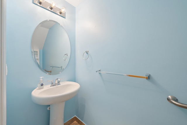 259 SW 7th Ct, Pompano Beach, FL 33060 - bathroom featuring a sink
