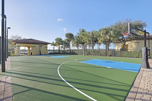 1081 Vintner Blvd, Palm Beach Gardens, FL 33410 - view of sport court with community basketball court