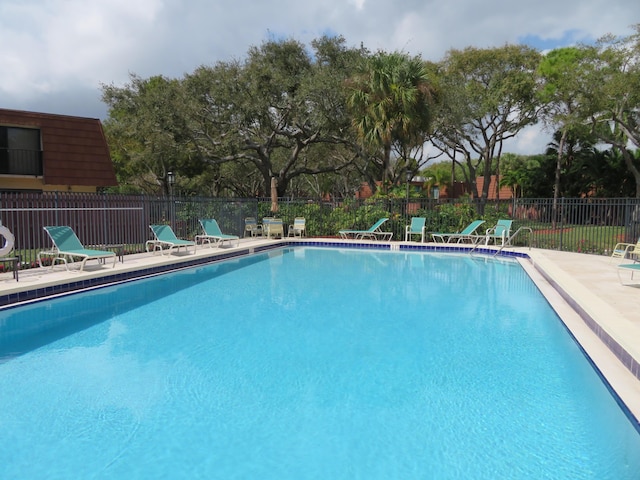1515 Augusta Cir Unit 116, Delray Beach, FL 33445 - community pool with a patio area