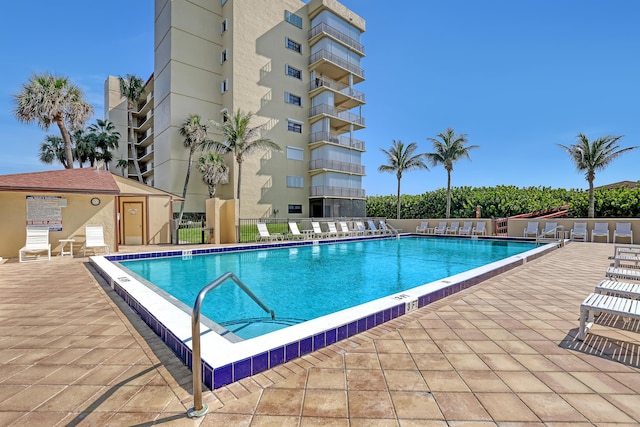 7430 S Ocean Dr Unit 319, Jensen Beach, FL 34957 - view of community pool