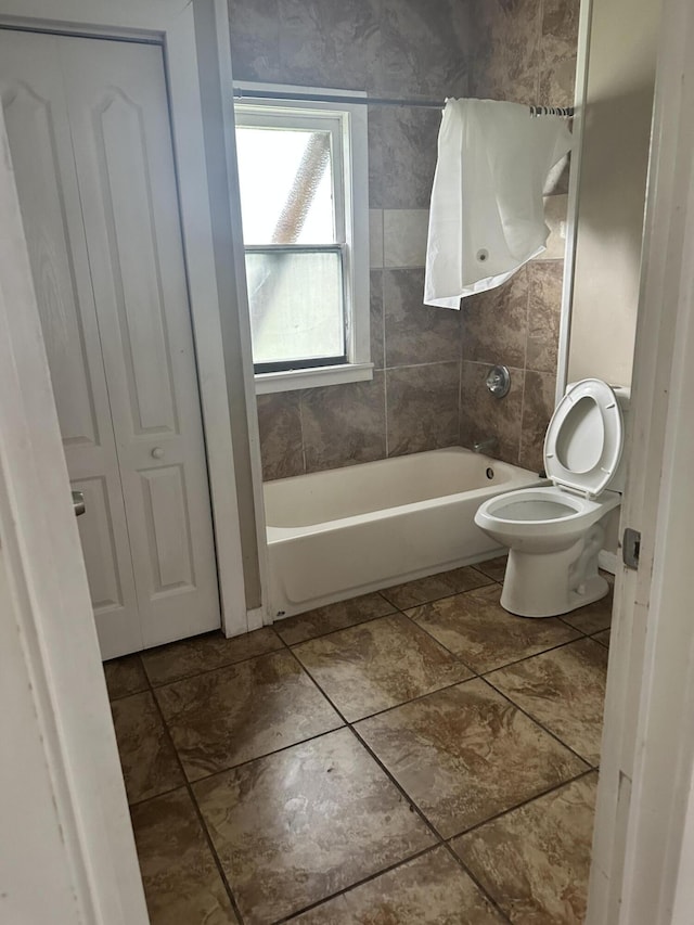 119 S 13th St, Fort Pierce, FL 34950 - full bathroom with toilet and shower / bath combination