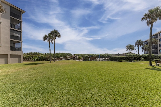 2641 NE Ocean Blvd Unit 106, Stuart, FL 34996 - view of grassy yard
