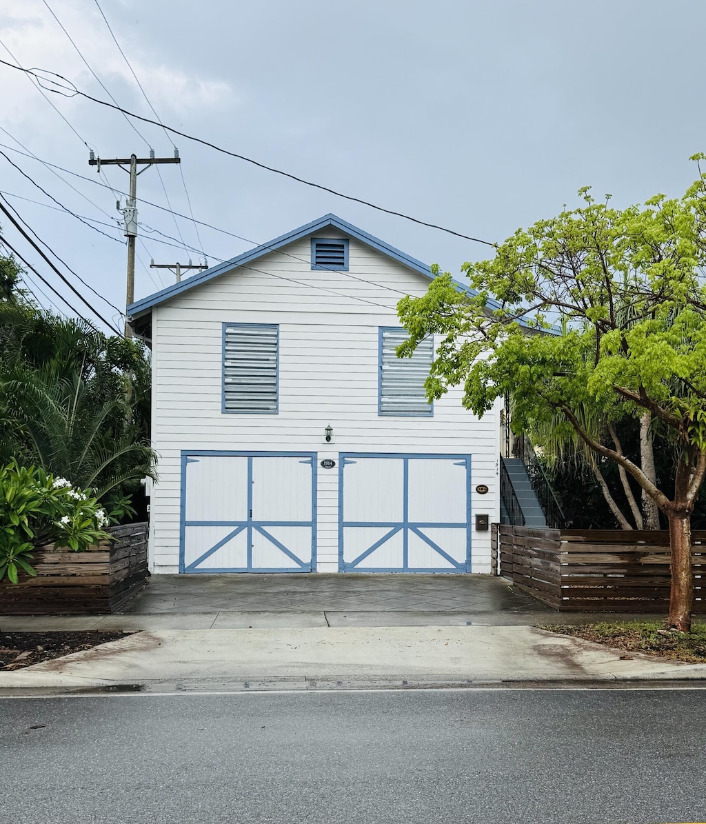 1914 Lake Ave, West Palm Beach, FL 33401 - view of front facade