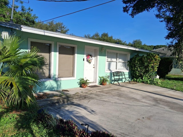 2506 Oleander Blvd, Fort Pierce, FL 34982 - view of front of property featuring stucco siding