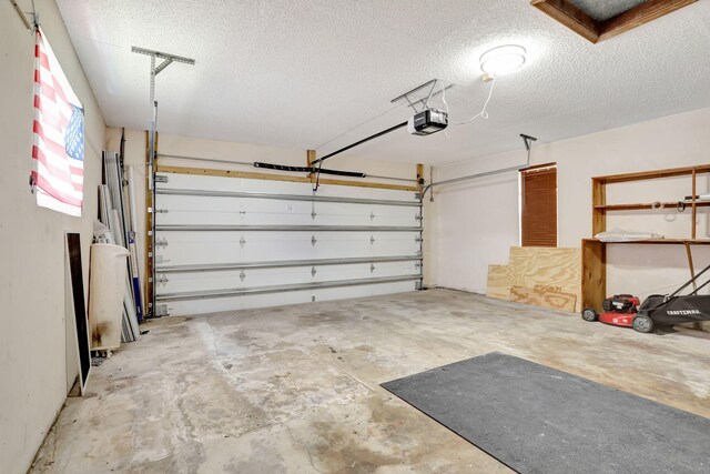 9062 NW 20th Mnr, Coral Springs, FL 33071 - garage with a garage door opener