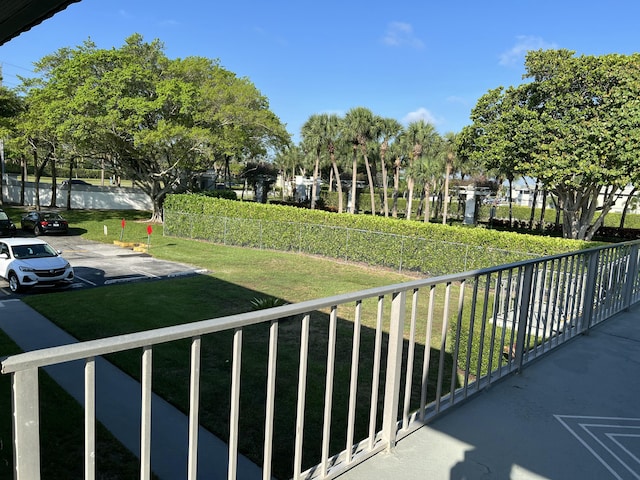 267 Flanders F, Delray Beach, FL 33484 - view of grassy yard