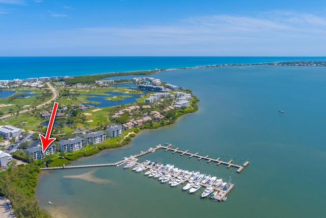 390 NE Edgewater Dr Unit 302, Stuart, FL 34996 - view of property location featuring a large body of water