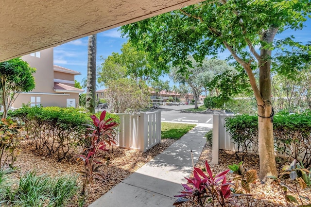 5876 Regal Glen Dr Unit 103, Boynton Beach, FL 33437 - view of yard