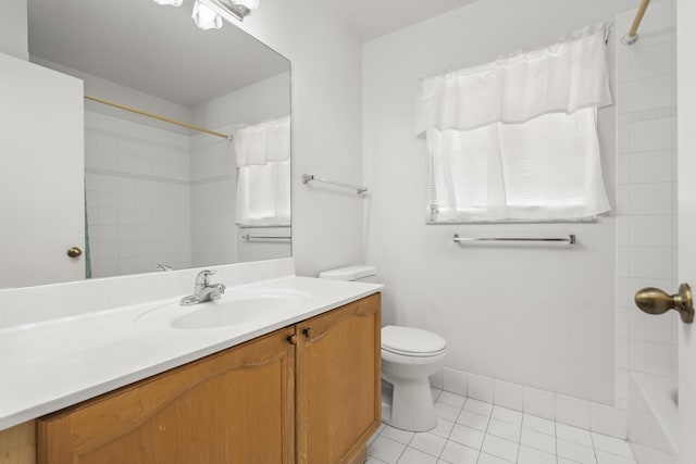 5618 Kingsmill Ct, Greenacres, FL 33463 - bathroom featuring vanity, toilet, tile patterned floors, and tub / shower combination