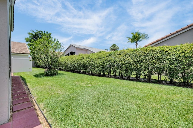 6563 Kings Creek Ter, Boynton Beach, FL 33437 - view of green lawn