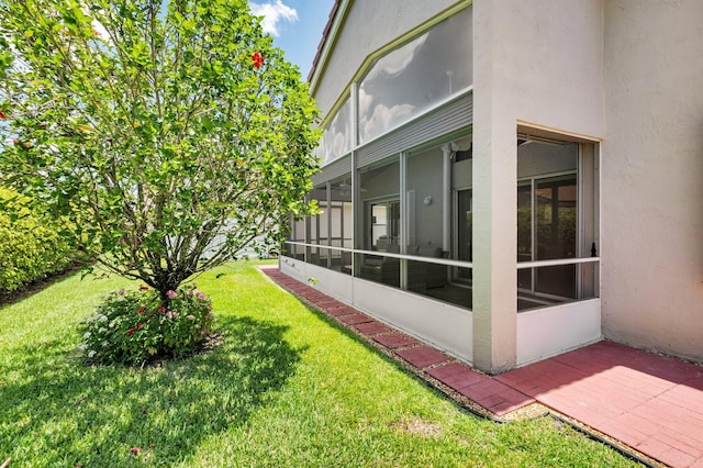 6563 Kings Creek Ter, Boynton Beach, FL 33437 - view of grassy yard featuring a sunroom