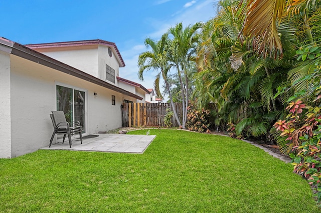 453 NE 38th St, Boca Raton, FL 33431 - view of yard with a patio