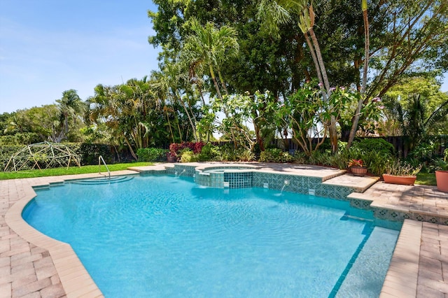 7969 Heavener Ct, Lake Worth, FL 33467 - view of swimming pool featuring a pool with connected hot tub