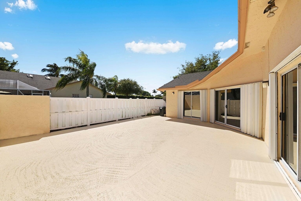 9329 Boca Gardens Cir S Unit D, Boca Raton, FL 33496 - view of patio / terrace