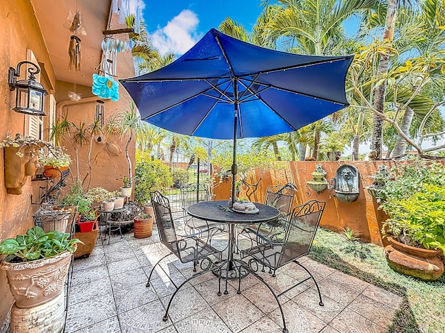 3622 Citrus Trce Unit 2, Davie, FL 33328 - view of patio featuring outdoor dining space