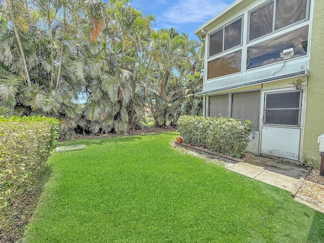 1140 Mahogany Way Unit 103, Delray Beach, FL 33445 - view of green lawn