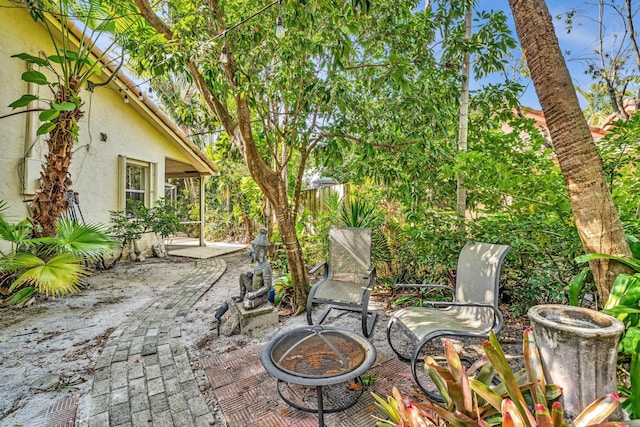 498 Oregon Ln, Boca Raton, FL 33487 - view of patio / terrace