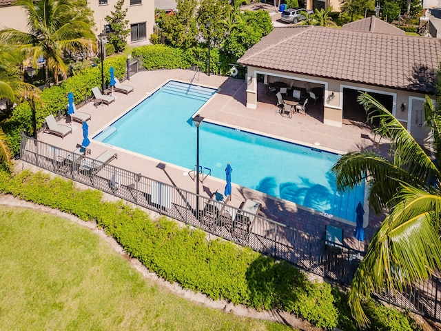 5405 NW 27th Ct, Margate, FL 33063 - community pool with a patio area