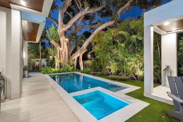 775 Park Dr W, Boca Raton, FL 33432 - outdoor pool featuring a patio and an in-ground hot tub