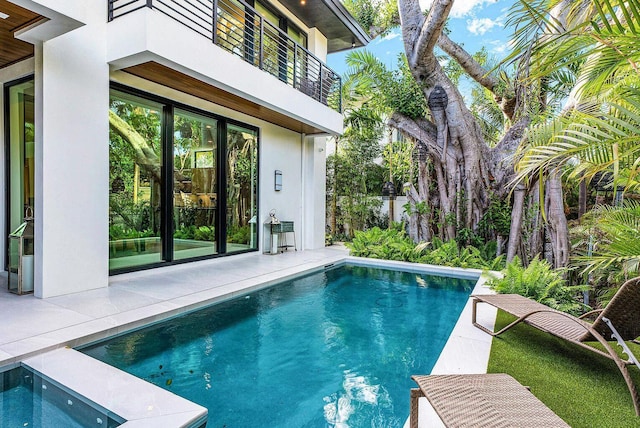 775 Park Dr W, Boca Raton, FL 33432 - view of swimming pool with a patio area